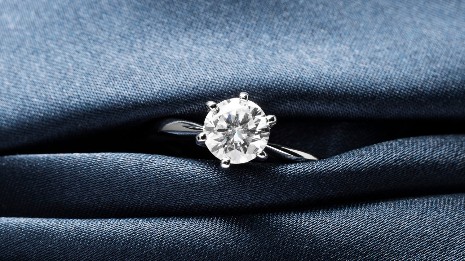 The Ultimate Diamond Buying Guide: Everything You Need to Know in 2025