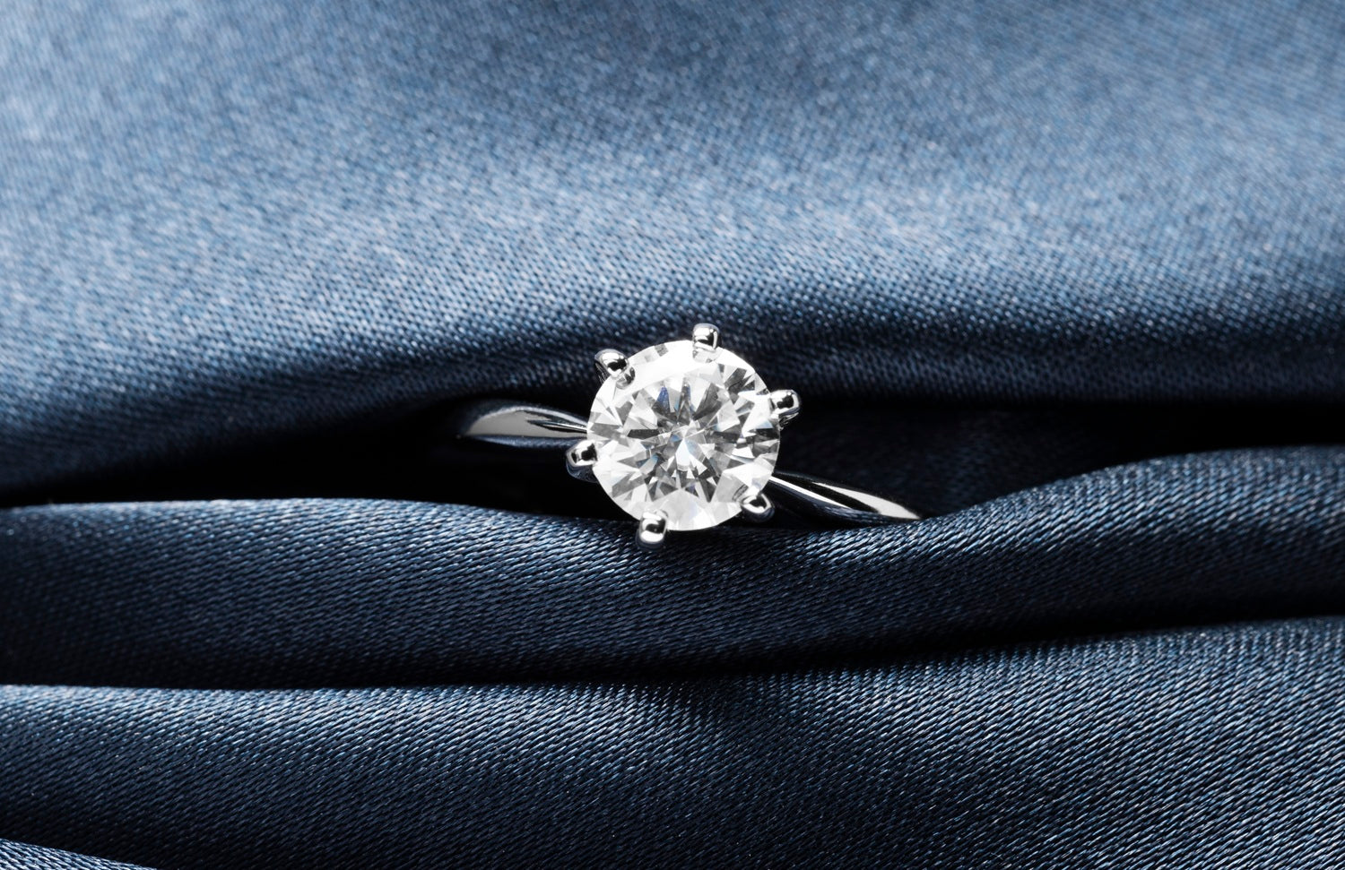 The Ultimate Diamond Buying Guide: Everything You Need to Know in 2025